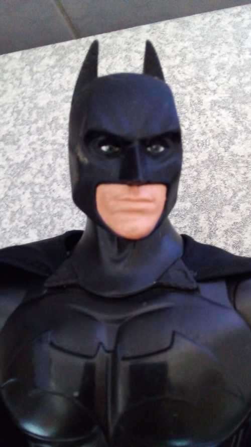 SUPERB! A Genuine DC Comics Batman with Retractable Cape. 35cm!