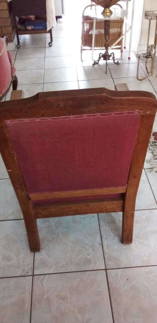 Desk/Lounge Chair (READ DESCRIPTION)