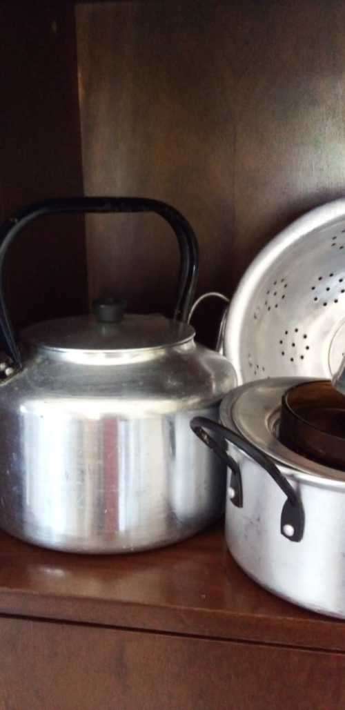 A Collection of 10 Vintage Kitchen Items (READ DESCRIPTION)