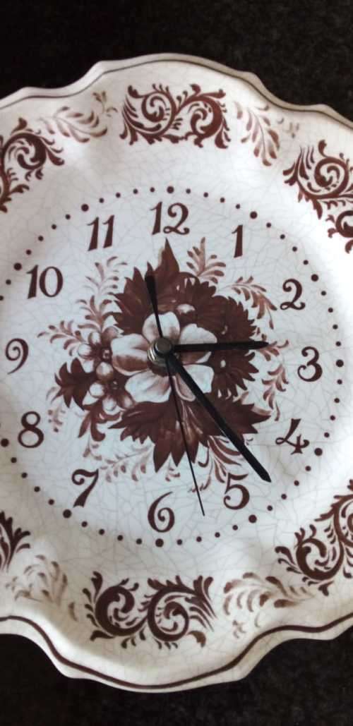 4 x Vintage Wall Clocks (READ DESCRIPTION)