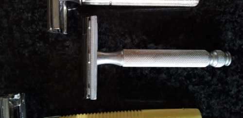 A Collection of 7 Vintage Razors