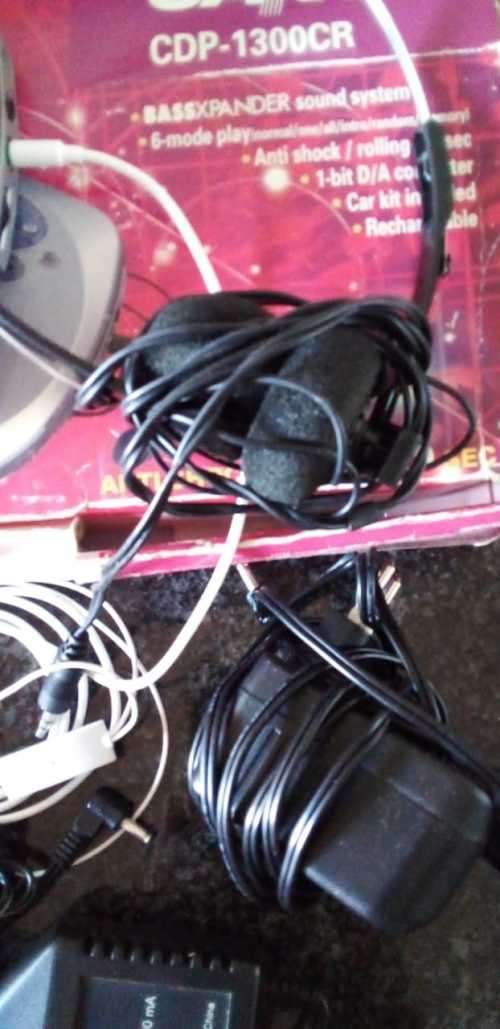 Sanyo CDP 1300CR Portable CD Player