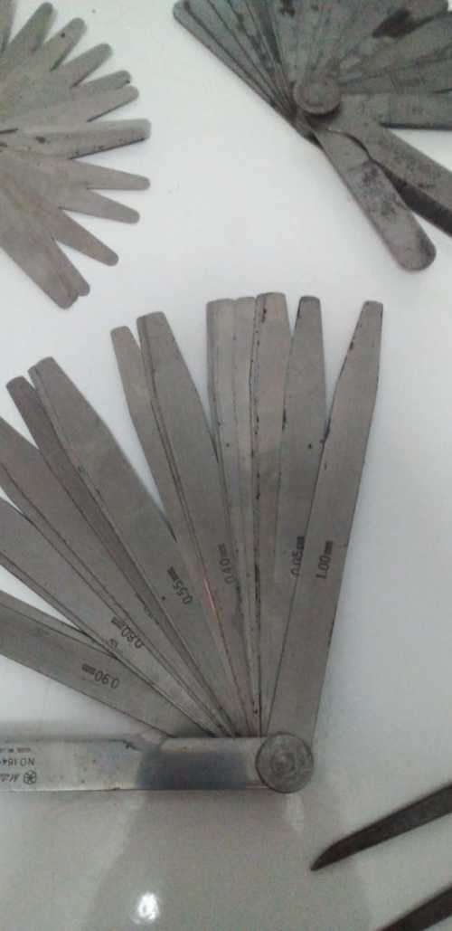 Set of 7 Vintage Engineering Instruments (Callipers and Feeler Gauges)