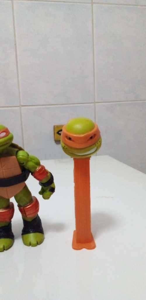 Collection of 7 Viacom Playmates Teenage Mutant Ninja Turtles Figurines (READ DESCRIPTION)