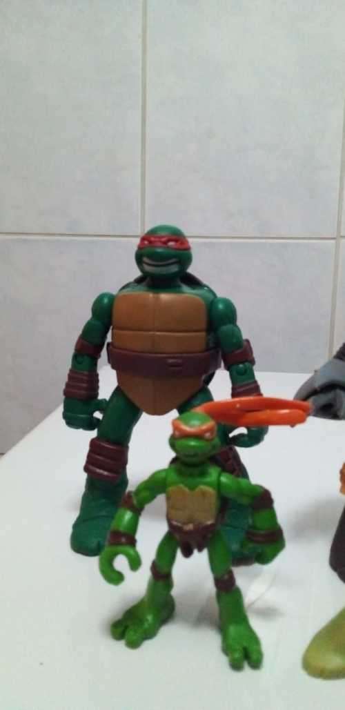 Collection of 7 Viacom Playmates Teenage Mutant Ninja Turtles Figurines (READ DESCRIPTION)