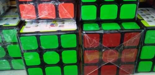 Rubik Speed Cube with Algorithm Solution (READ DESCRIPTION)