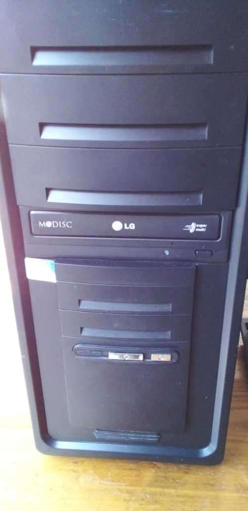 Working LG Intel Pentium CPU G630 2.70GHz Desktop and Monitor, Keyboard and Mouse (READ DESCRIPTION)