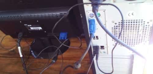 Working LG Intel Pentium CPU G630 2.70GHz Desktop and Monitor, Keyboard and Mouse (READ DESCRIPTION)