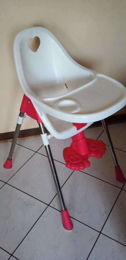 Feeding chair. (READ DESCRIPTION)