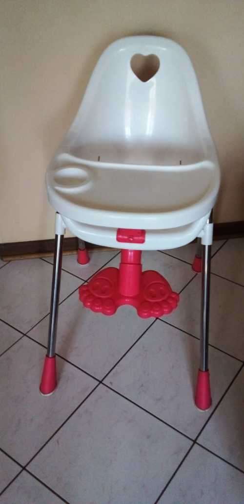 Feeding chair. (READ DESCRIPTION)