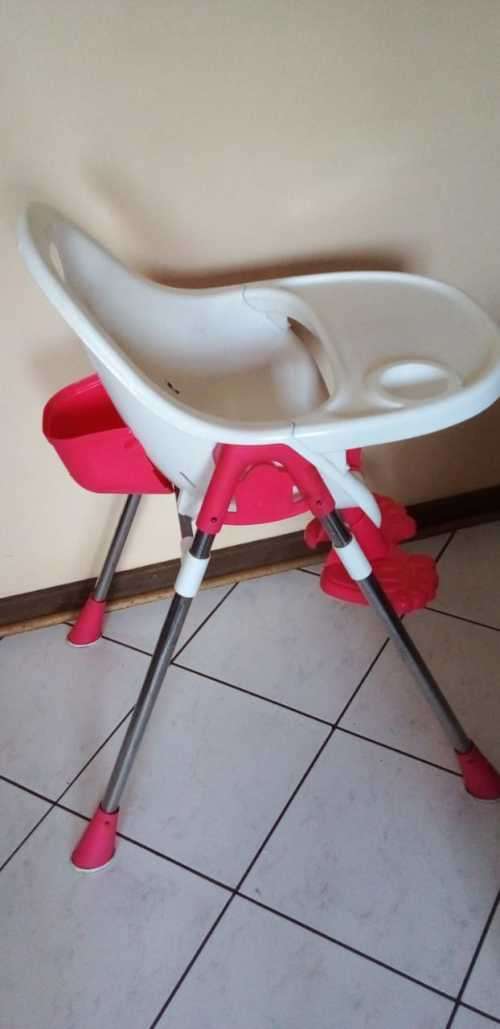 Feeding chair. (READ DESCRIPTION)