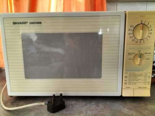 Sharp Carousel R-6280 Working Microwave in Very Good Condition