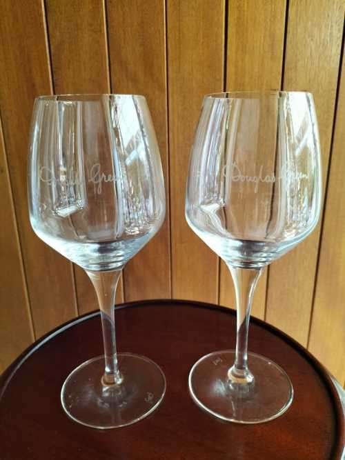 Set 1 - Douglas Green Duo Red Wine Glasses (GLASSES SET 1 of 16)