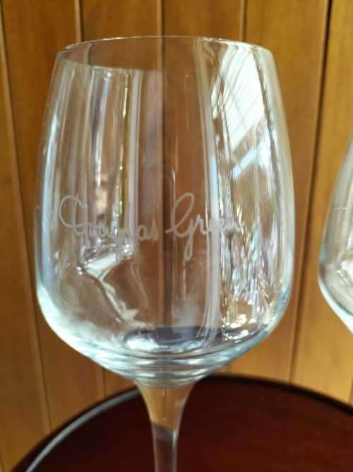 Set 1 - Douglas Green Duo Red Wine Glasses (GLASSES SET 1 of 16)