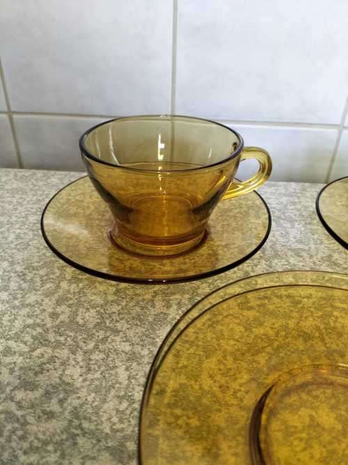 Set of 2 Vitrosax Bormioli Cups and 4 Saucers Amber Glass Italy Circa 1970