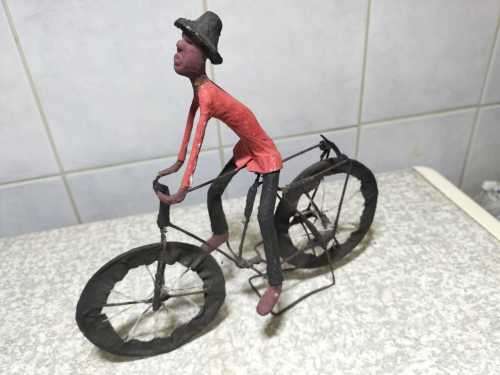 Stunning Cyclist Art Work. Wire, Paper Mache and Clay 23cm