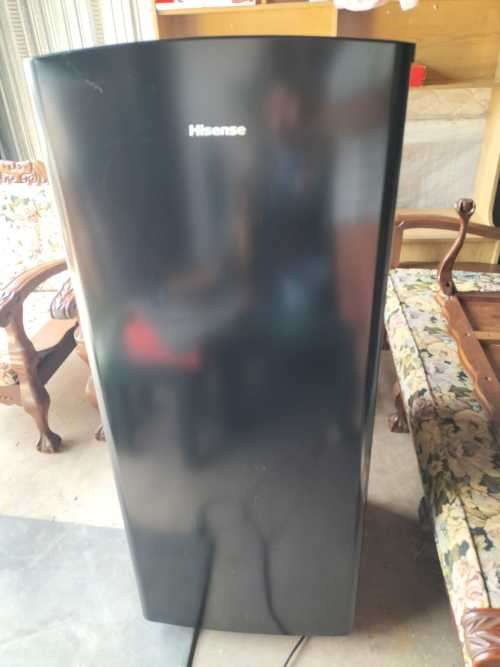 Hisense Black R600a Cyclopentane Fridge Freezer