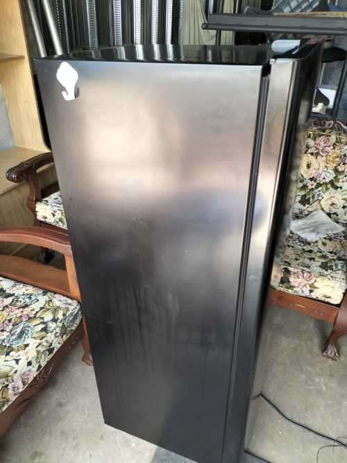 Hisense Black R600a Cyclopentane Fridge Freezer