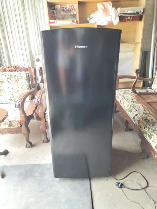 Hisense Black R600a Cyclopentane Fridge Freezer