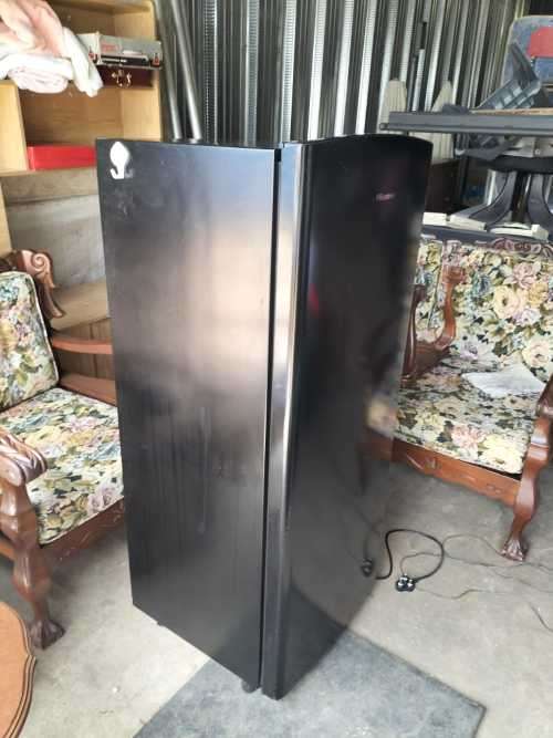 Hisense Black R600a Cyclopentane Fridge Freezer