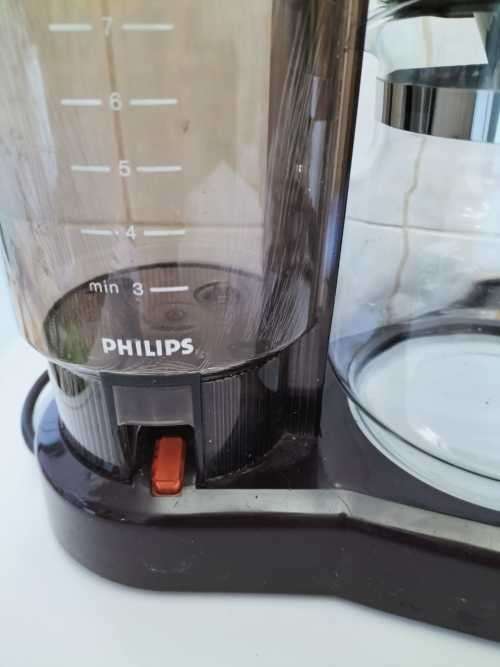 Working Phillips 12 Cup Filter Coffee Machine with 7 Packs of Filters