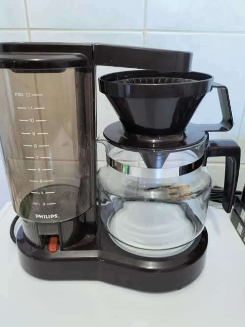 Working Phillips 12 Cup Filter Coffee Machine with 7 Packs of Filters