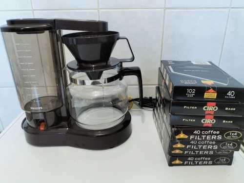 Working Phillips 12 Cup Filter Coffee Machine with 7 Packs of Filters