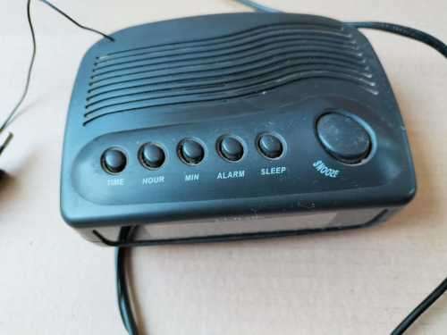 Working Logik Small Radio Alarm Clock