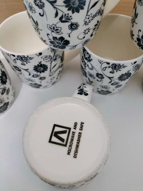 Set of 7 Stunning Blue and White Coffee Mugs