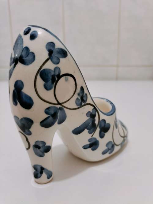 Magnificent Hand Painted Porcelain Shoe (5 of 6)