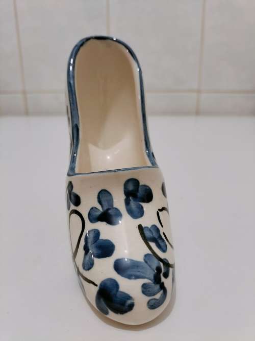 Magnificent Hand Painted Porcelain Shoe (5 of 6)