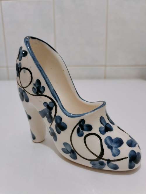Magnificent Hand Painted Porcelain Shoe (5 of 6)