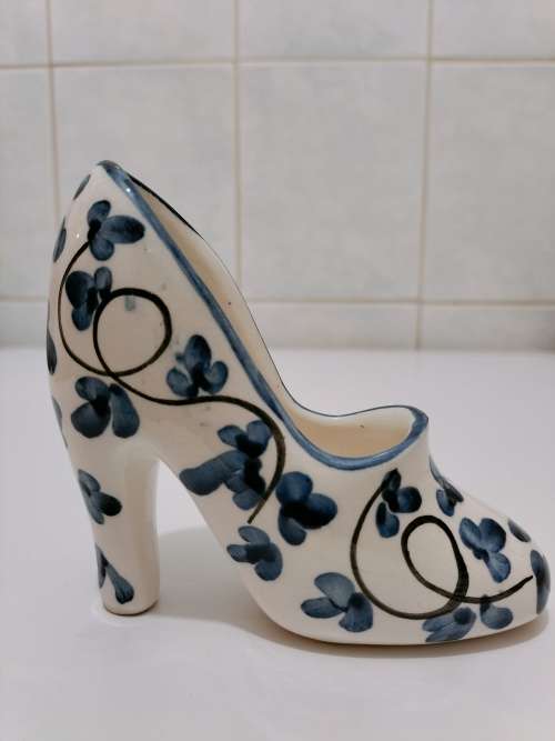 Magnificent Hand Painted Porcelain Shoe (5 of 6)