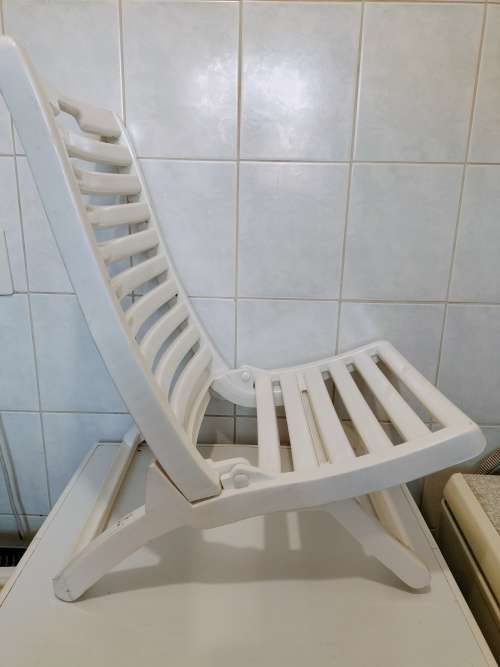 Fold Up Beach/Pool Chair. Plastic