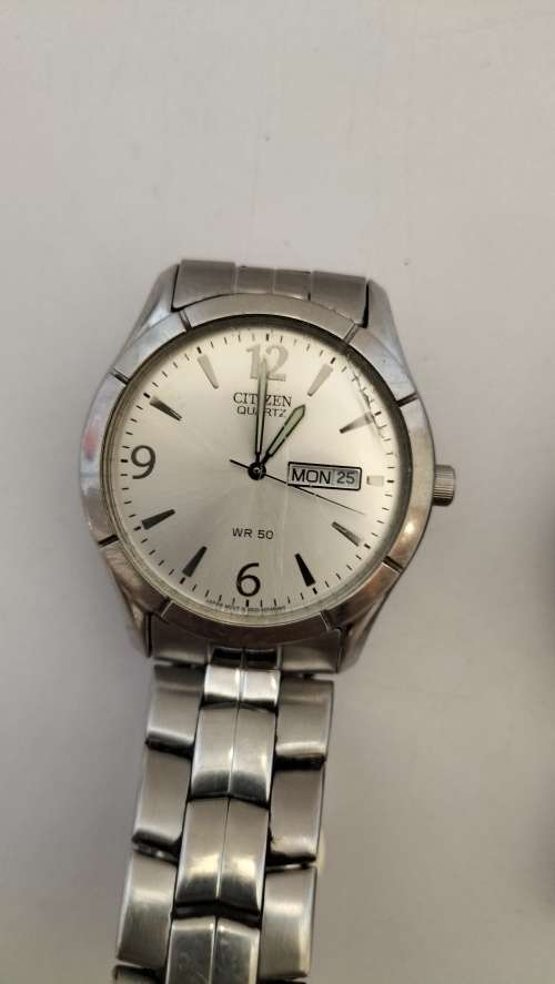 Collection of 4 Men`s Watches (READ DESCRIPTION)