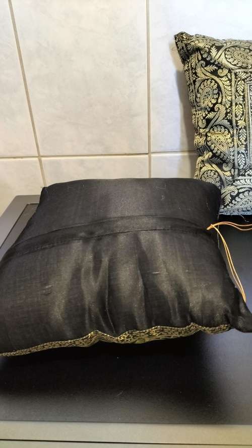 Set of 2 Superior Quality Embroidered Scatter Cushions