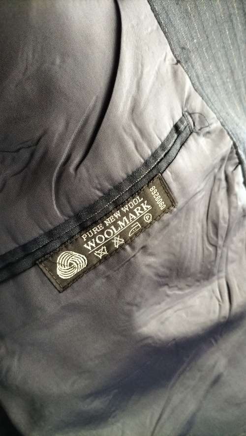 Stunning Embassy Ribband Pure Wool Men`s Suit (Nr 2)