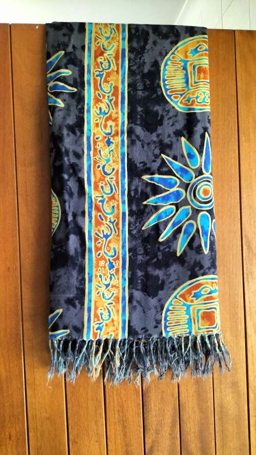Stunningly Beautiful Half Body Sarong Wrap - 110cm x 160cm ( 3 of 4 )