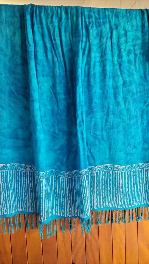 Stunningly Beautiful Half Body Sarong Wrap - 120cm x 150cm ( 4 of 4 )