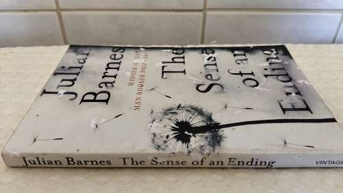Julian Barnes - The Sense Of An Ending - Winner Man Booker Prize 2011 - Paperback
