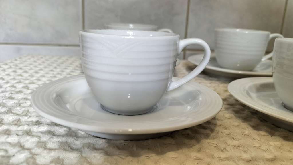 Set Of 4 Noritake Contemporary Arctic White (4000) Espresso Cups And Saucers