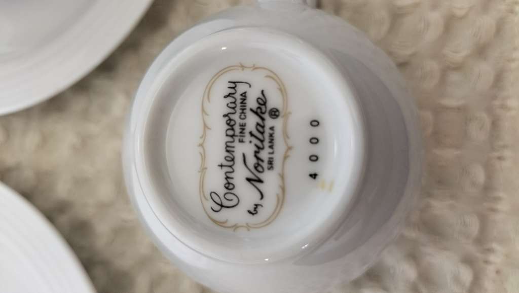 Set Of 4 Noritake Contemporary Arctic White (4000) Espresso Cups And Saucers