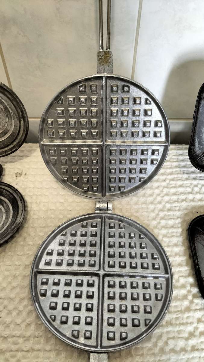 Stunning Vintage Set Of Jaffle, Waffle and Sandwich Makers