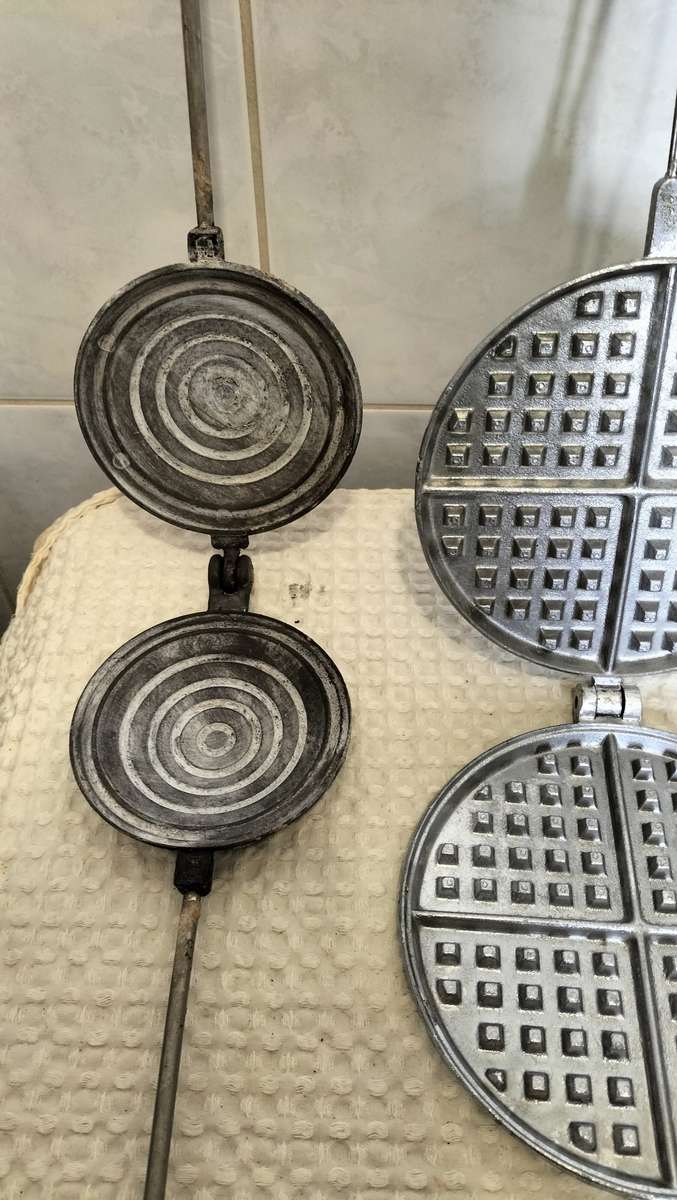 Stunning Vintage Set Of Jaffle, Waffle and Sandwich Makers