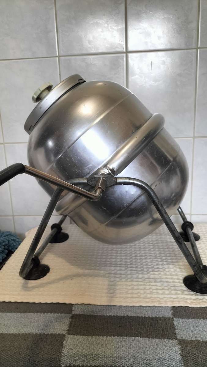 Working Vintage Portable Hand Washing Metal Machine With Stand and Sling