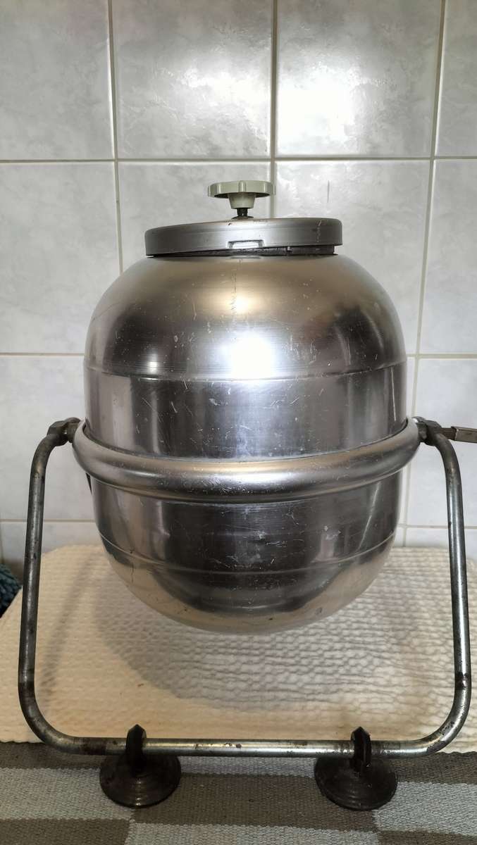 Working Vintage Portable Hand Washing Metal Machine With Stand and Sling