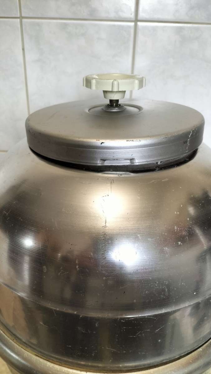 Working Vintage Portable Hand Washing Metal Machine With Stand and Sling