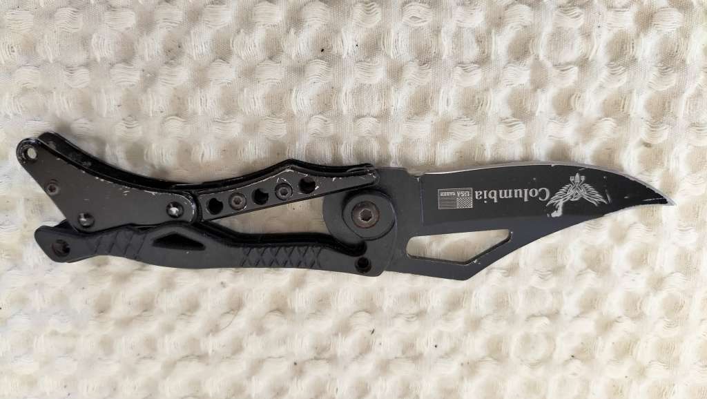 Columbia USA Saber Folding Knife
