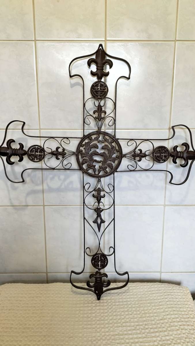 Absolutely Magnificent Wrought Metal Cross (1 Of 4)