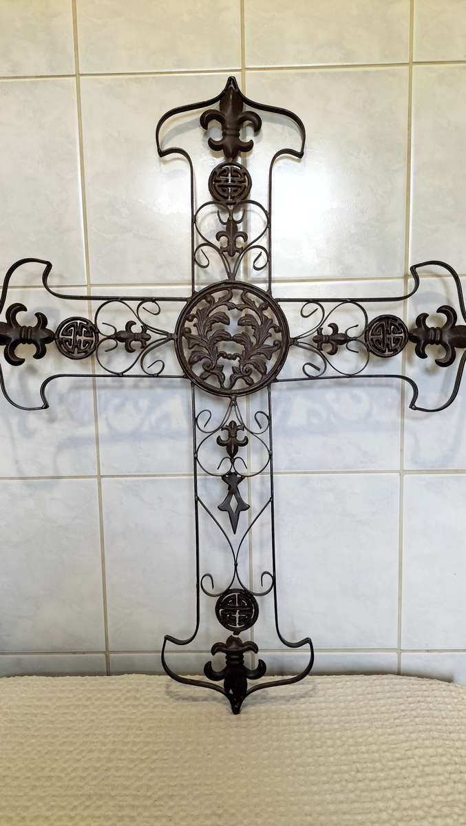 Absolutely Magnificent Wrought Metal Cross (1 Of 4)